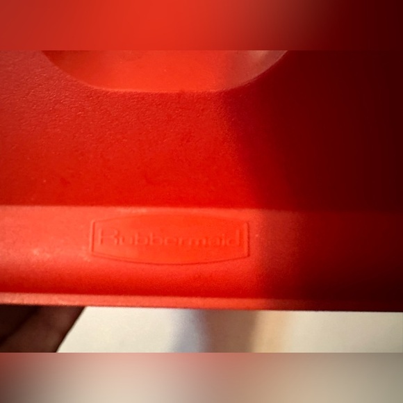 Vintage Rubbermaid Treasure Chest With Lid Storage Bin Tote Red Pirate - Picture 3 of 8